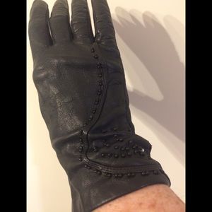 Gorgeous vintage black leather gloves